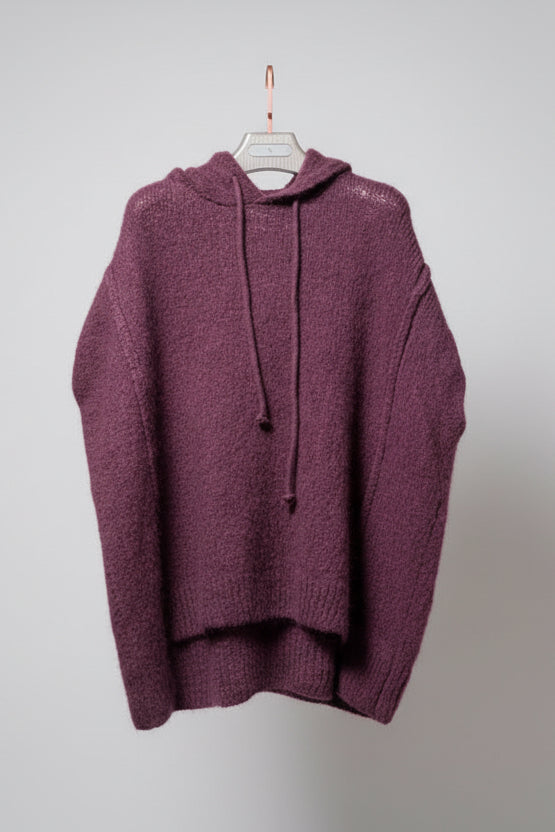 Margot sleeveless sweater with hood