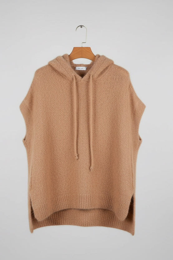 Margot sleeveless sweater with hood